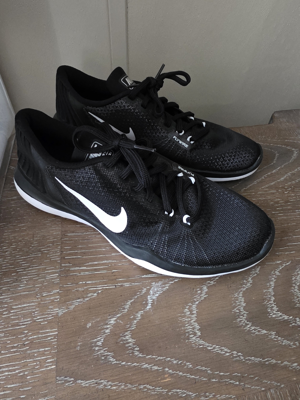 Ladys Nike Flywire